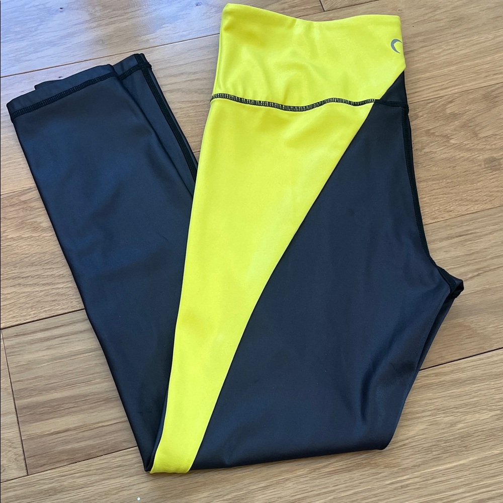 Yellow and Black Zyia Light n Tight 8-10